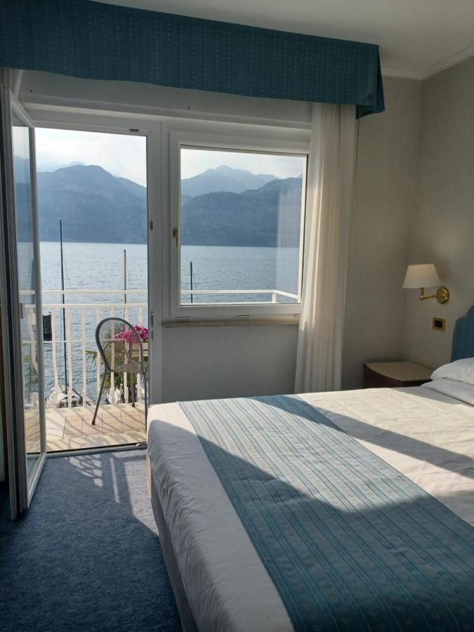 Hotel Excelsior Bay Мальчезіне Екстер'єр фото
