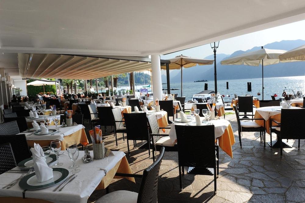 Hotel Excelsior Bay Мальчезіне Екстер'єр фото