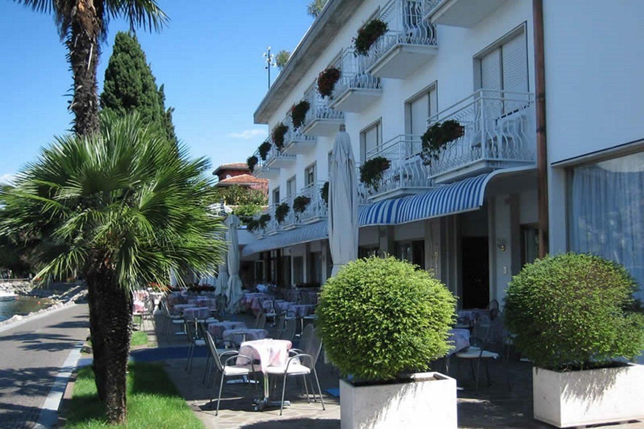 Hotel Excelsior Bay Мальчезіне Екстер'єр фото
