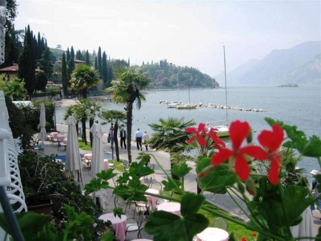 Hotel Excelsior Bay Мальчезіне Екстер'єр фото